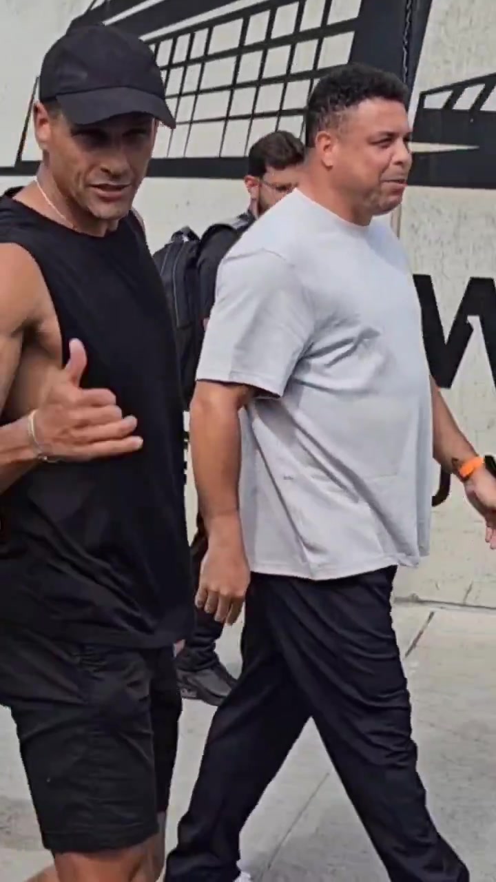 [集锦]本来是拍维尼修斯入场，结果来了两位真大佬