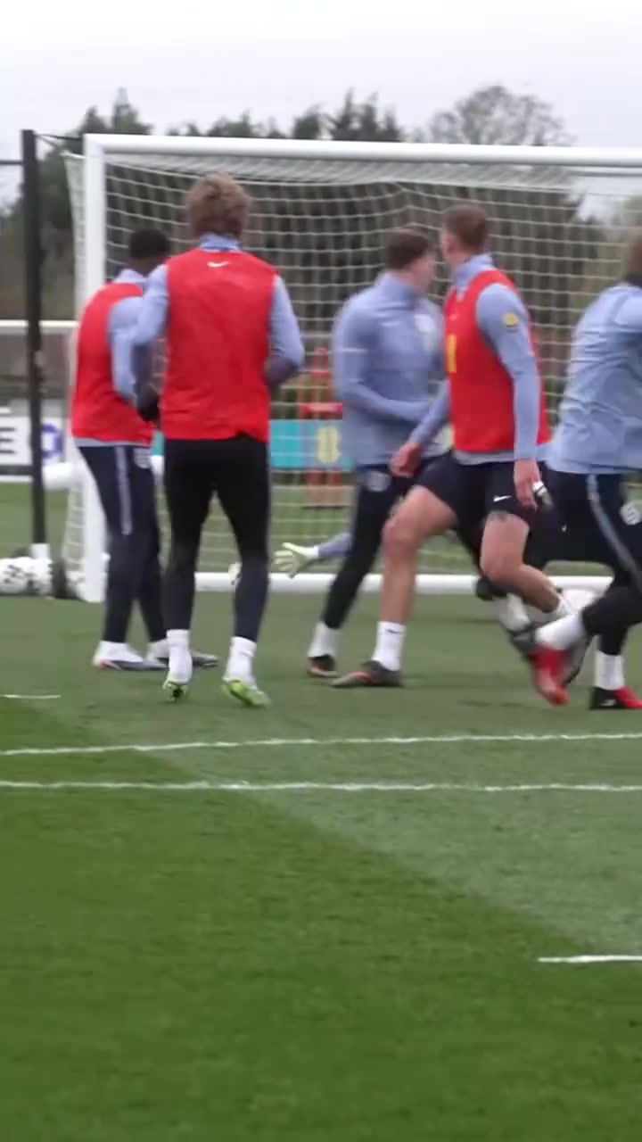 [推荐视频]就瞄着死角打的！图赫尔对凯恩的射门赞不绝口！