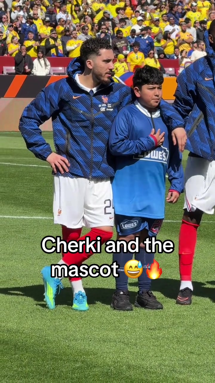 你见过这么放荡不羁的球员吗?切尔基:我就是球场最帅的崽