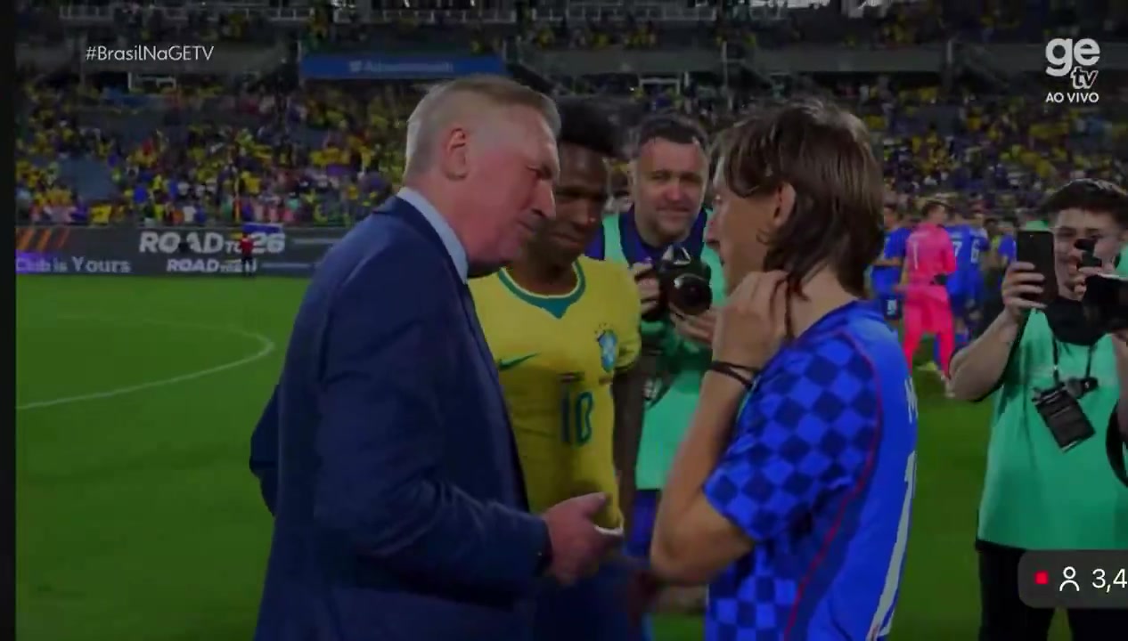 【视频】相逢！安切洛蒂、莫德里奇和维尼修斯重聚的那一刻令人感动！