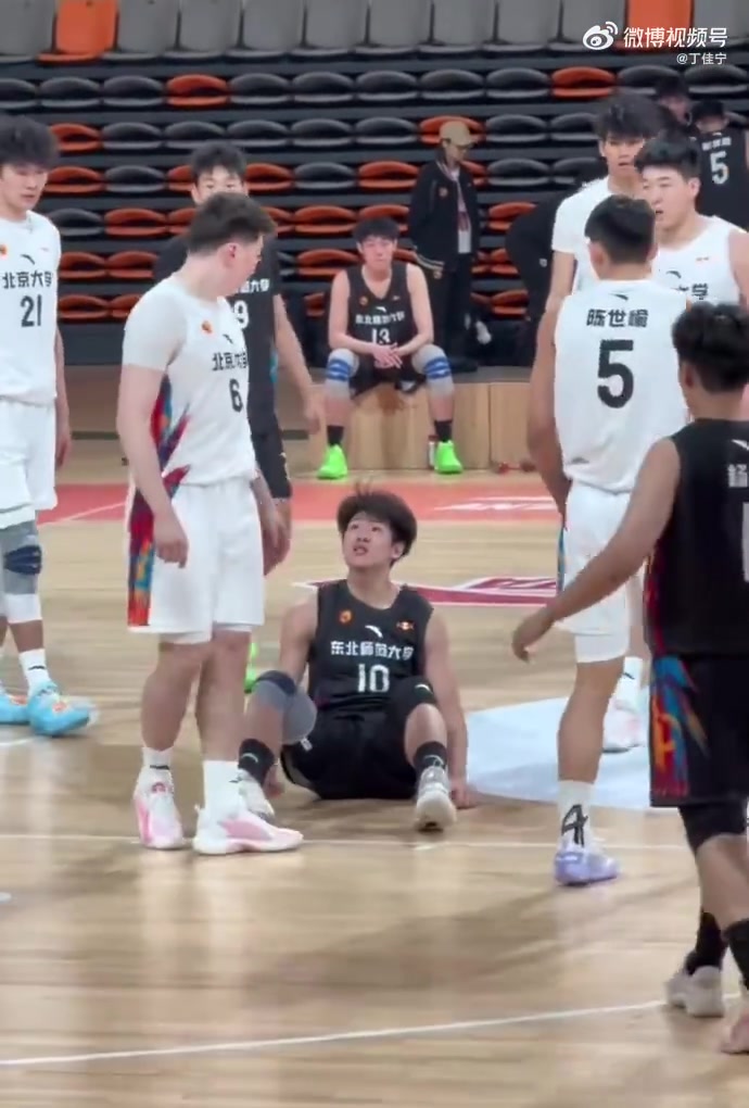 [视频]动作过于恶劣！这简直是冲着打架去的啊