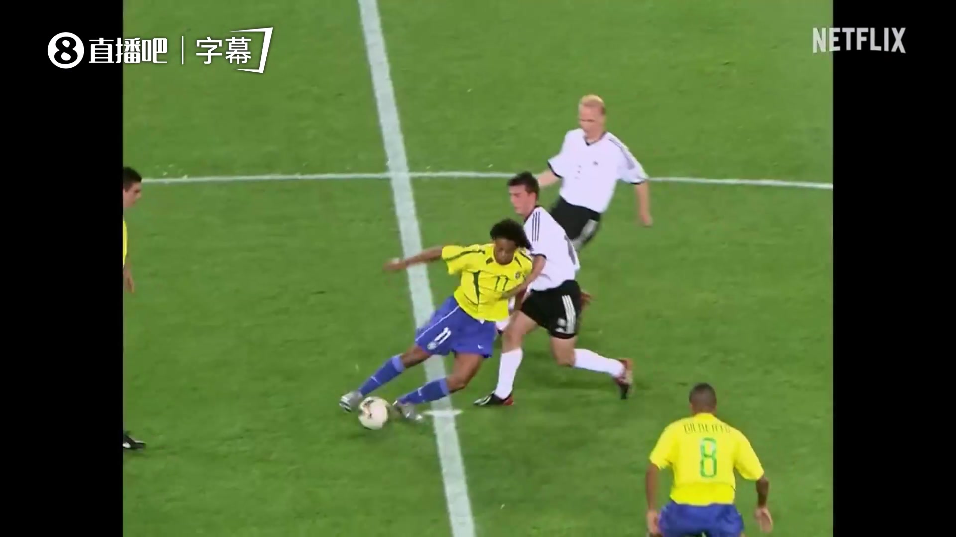 《罗纳尔迪尼奥:独一无二》16日上线：被捕入狱人生最糟糕时刻