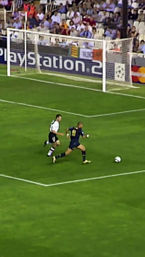 [欧冠]帅炸！当年阿德行进间马赛回旋过人得到欧冠官推转发