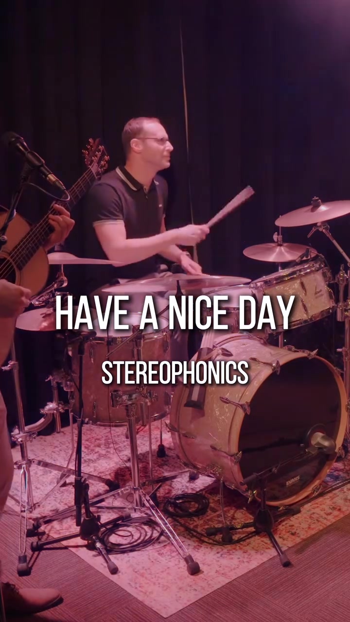 [足球]敲鼓里面最会守门的！切赫祝贺捷克的小伙子们打进世界杯！