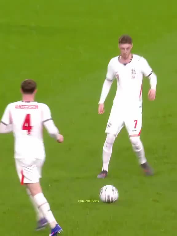 【视频】帕尔默被抢断后图赫尔失望至极，随后日本队5脚传递破门