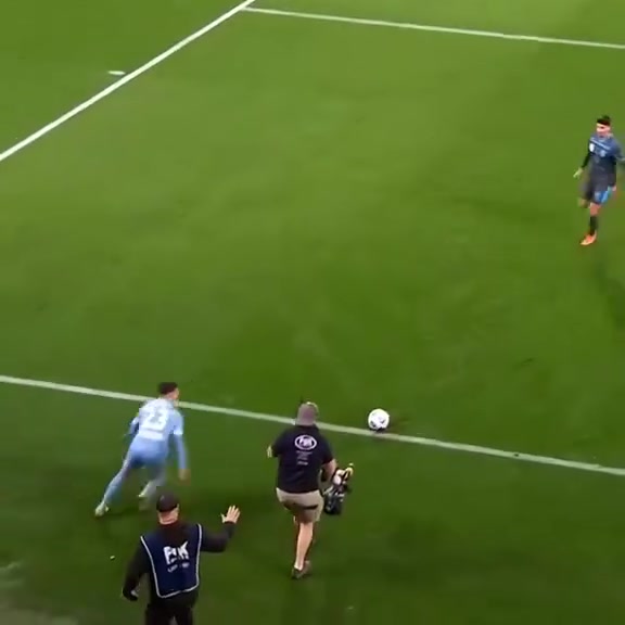 [今日视频]能看一天的技巧秀！球场上难得一遇的顶级“绝活”！