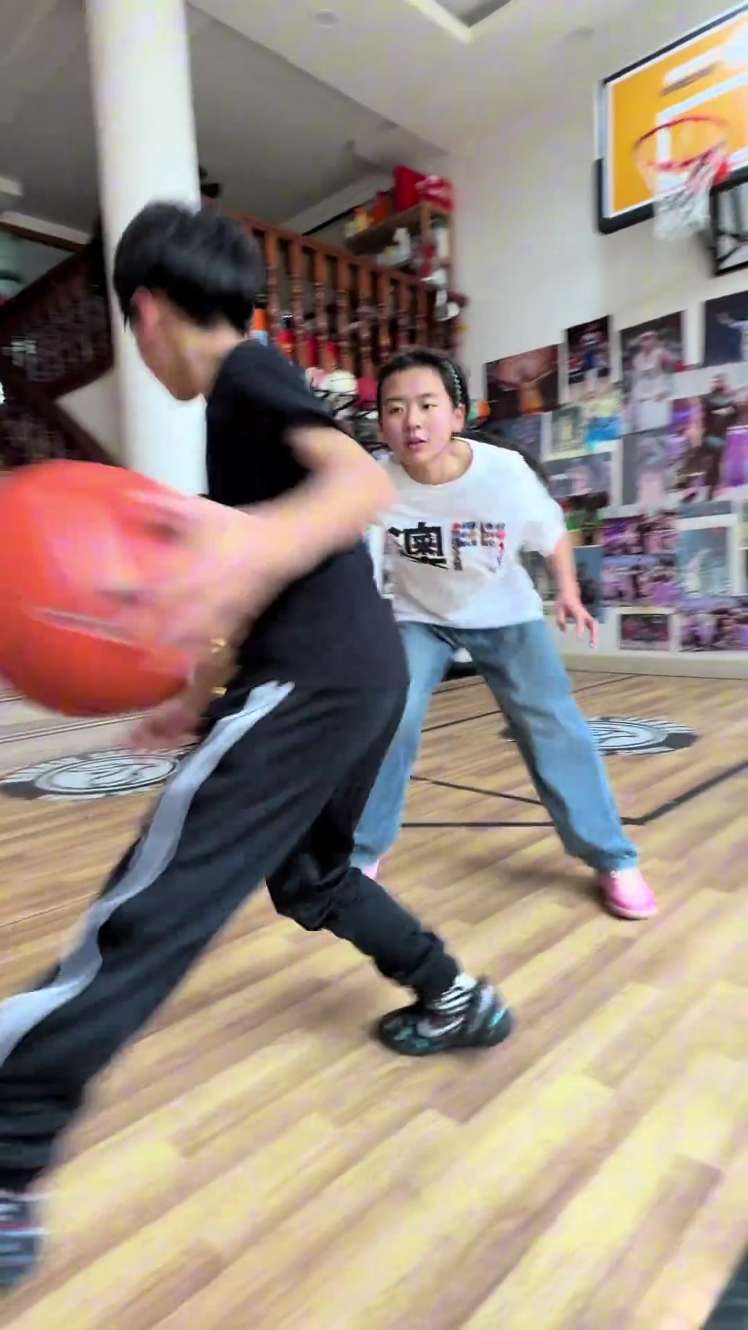 【篮球】小菜鸡球技大涨！但依旧逃不过姐姐的血脉压制