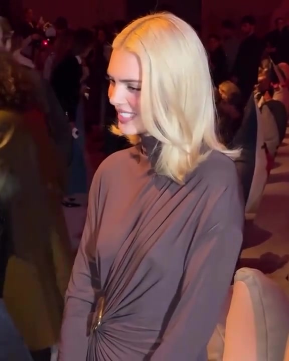 【体育视频】辣妹肯豆换造型啦，这次又会迷倒多少 NBA 球星