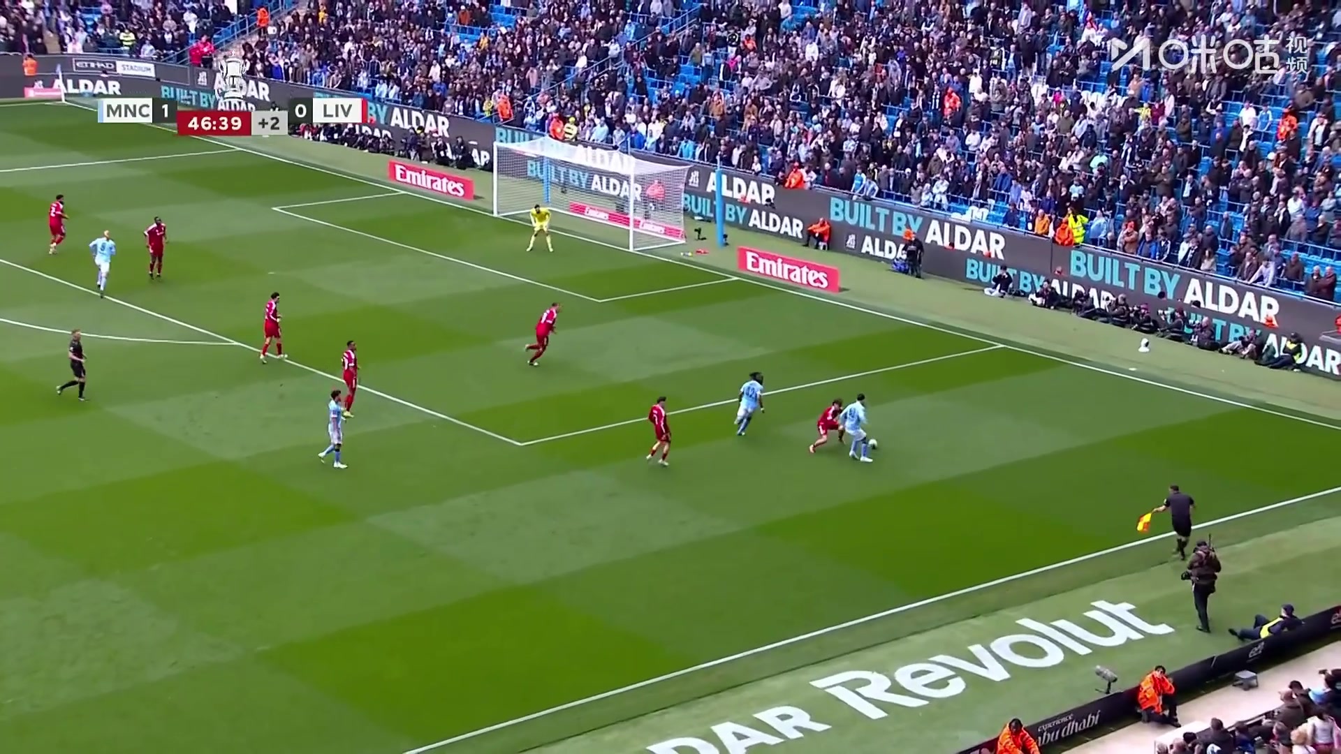 哈兰德头球破门上演梅开二度，曼城2-0领先利物浦