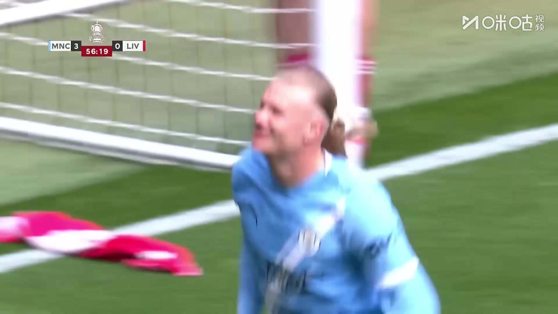 奥赖利助攻哈兰德上演帽子戏法！曼城4-0利物浦