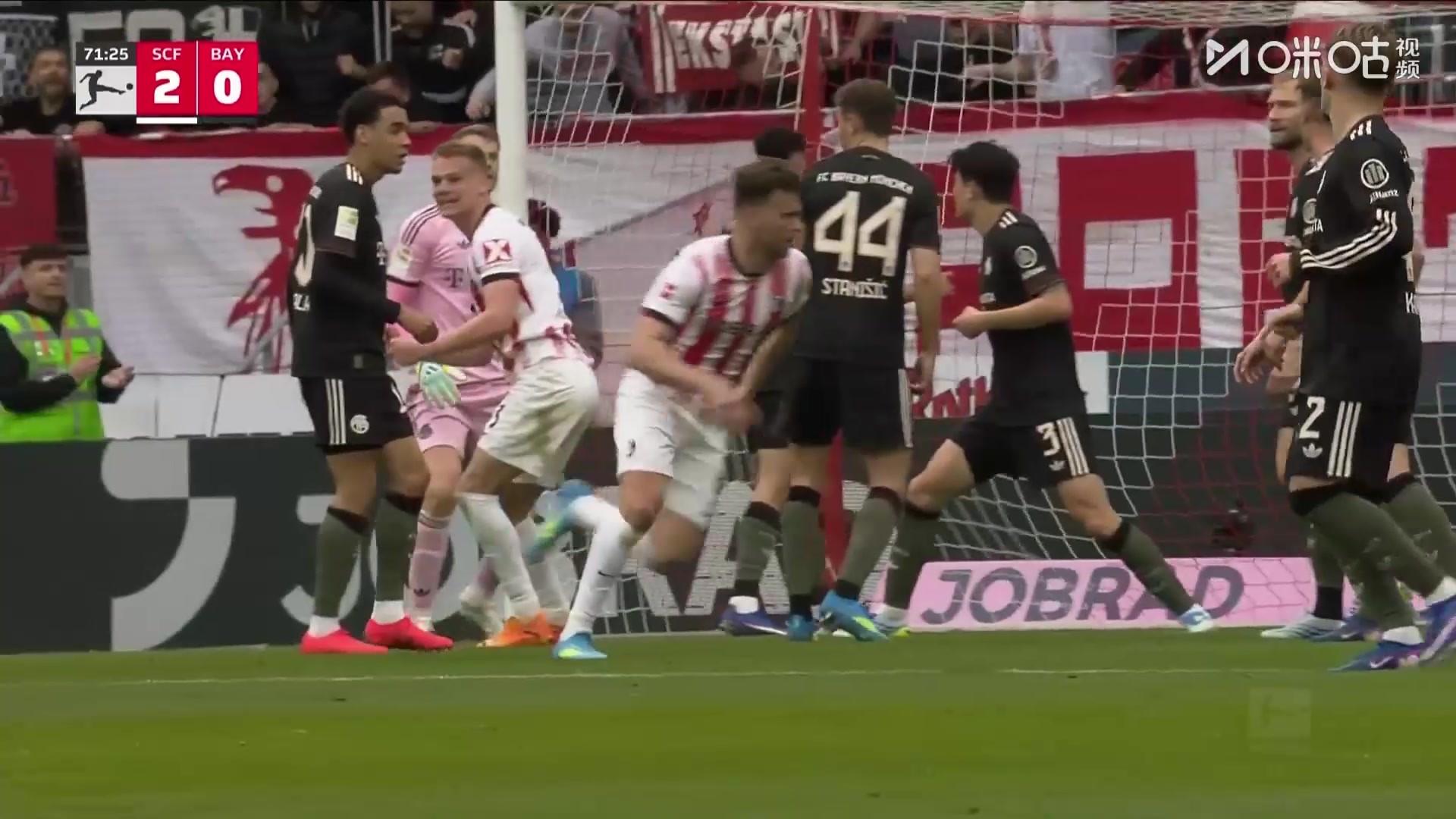 【集锦】德甲-比朔夫双响卡尔绝杀 拜仁让二追三3-2逆转弗赖堡