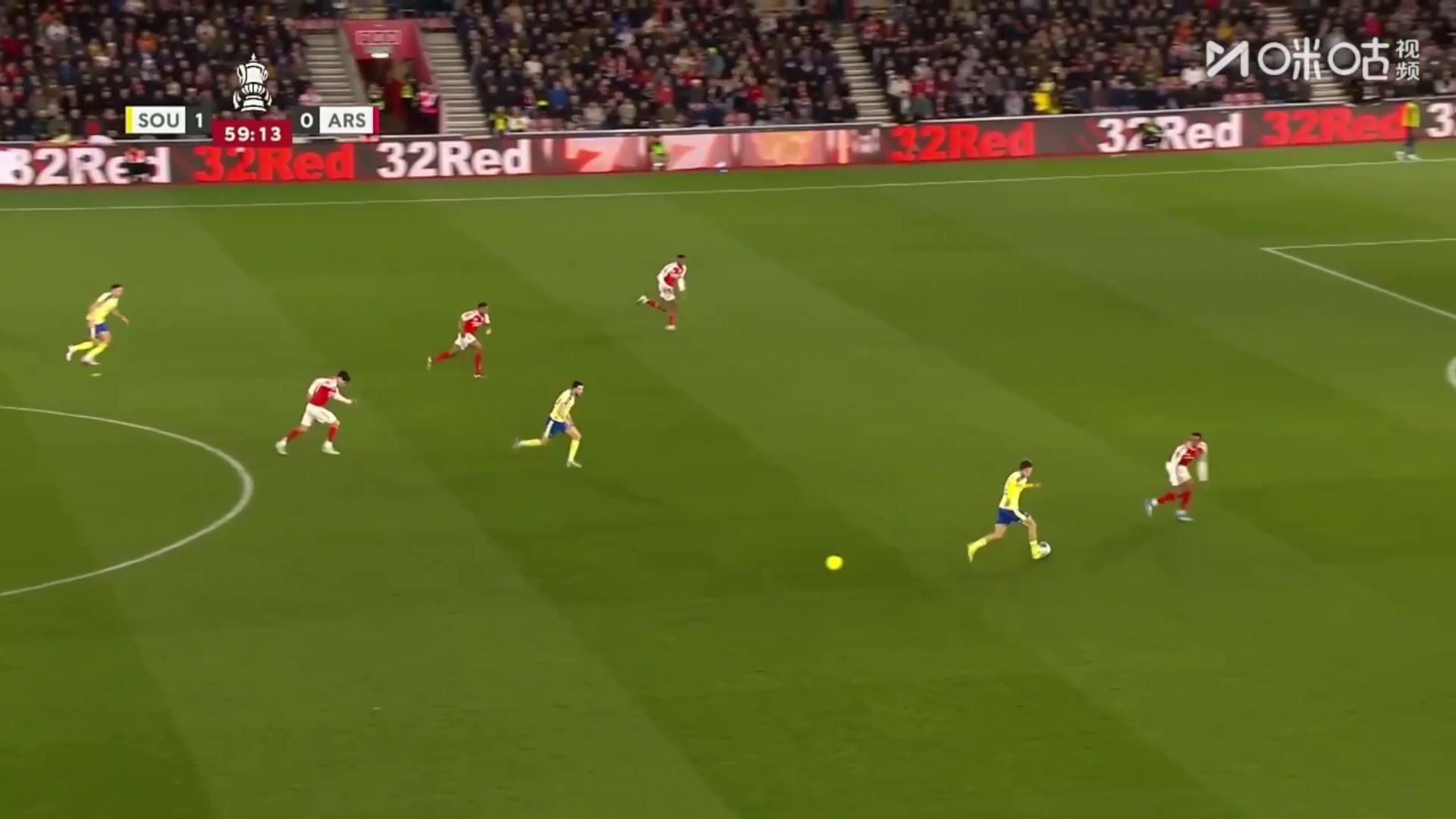 离谱！莫斯克拉横传直接送对手！费洛斯突进踩单车爆射打高