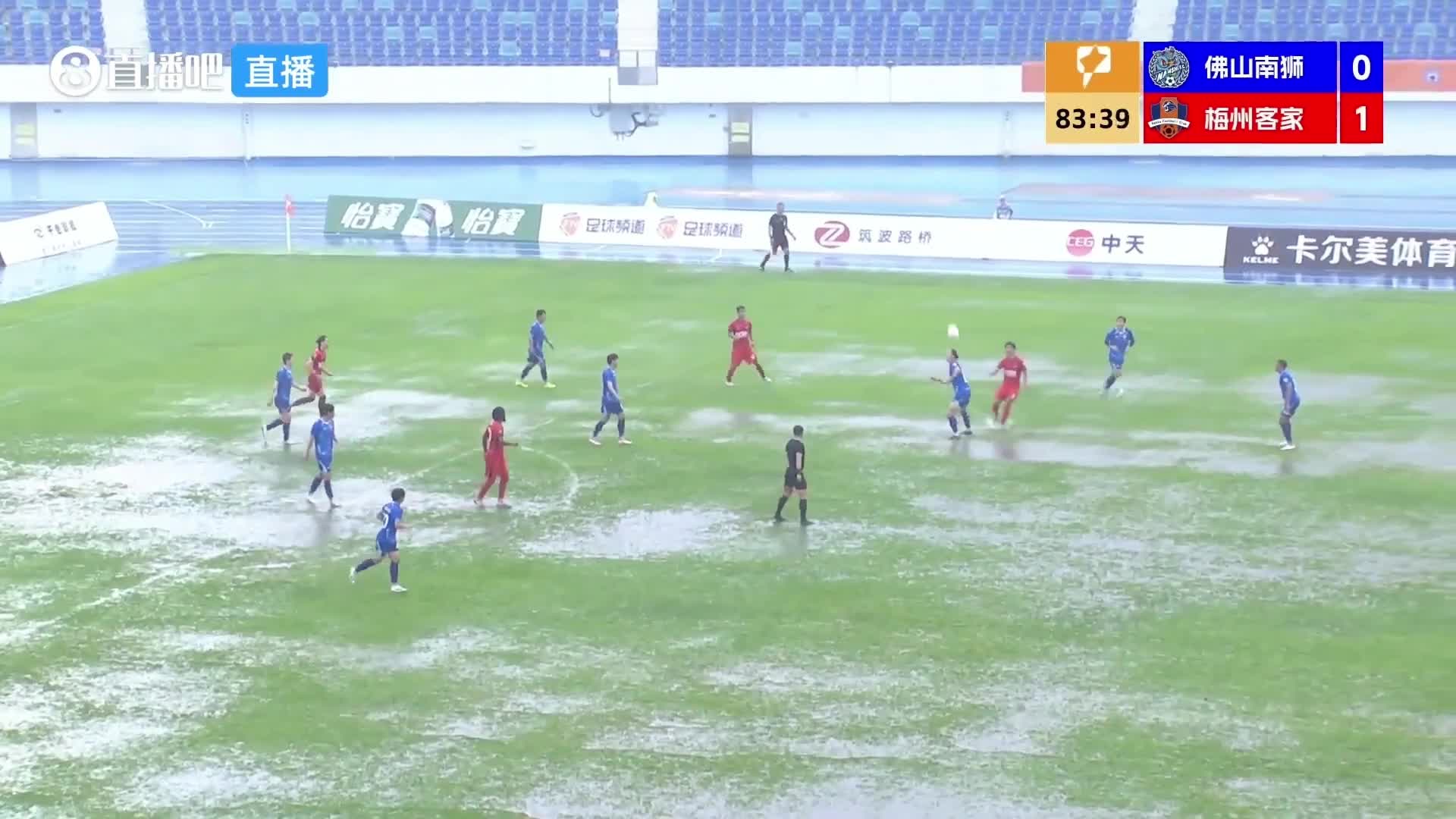 【中甲】今年最搞笑一幕？中甲外援暴趟变“煲汤” 实在是太无厘