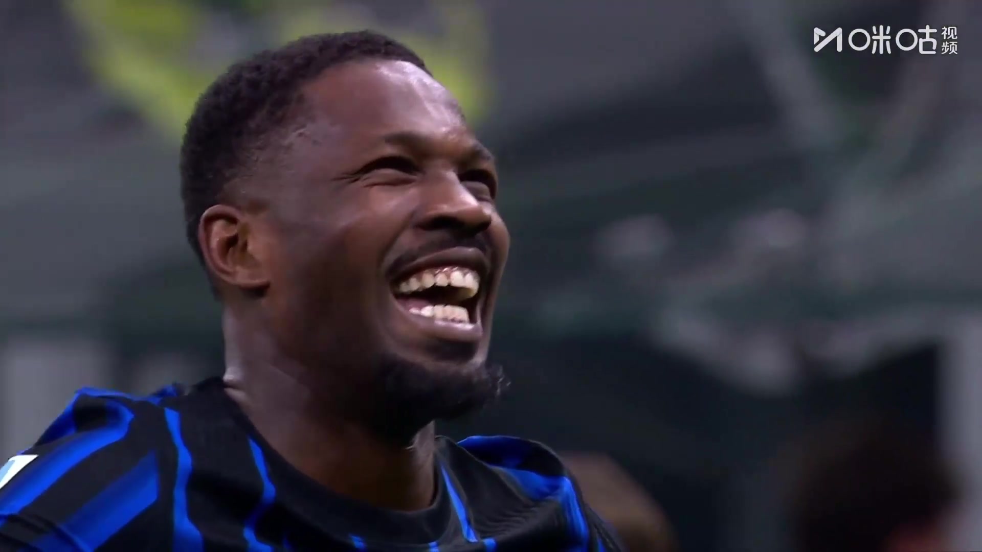 国米4-1罗马！恰尔汗奥卢角球送助攻，图拉姆头球攻门得手！