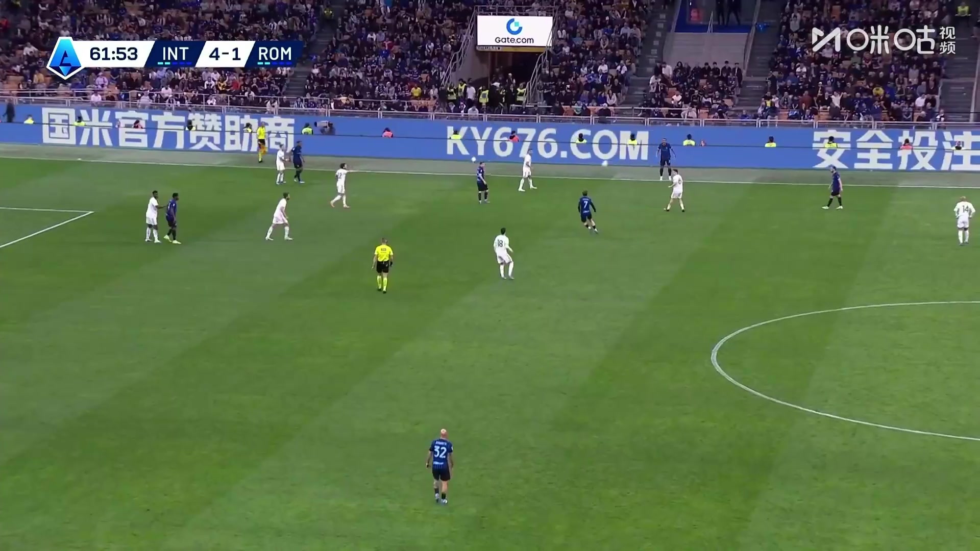打崩了！巴雷拉断球杀入禁区打门得手！国米5-1领先罗马！