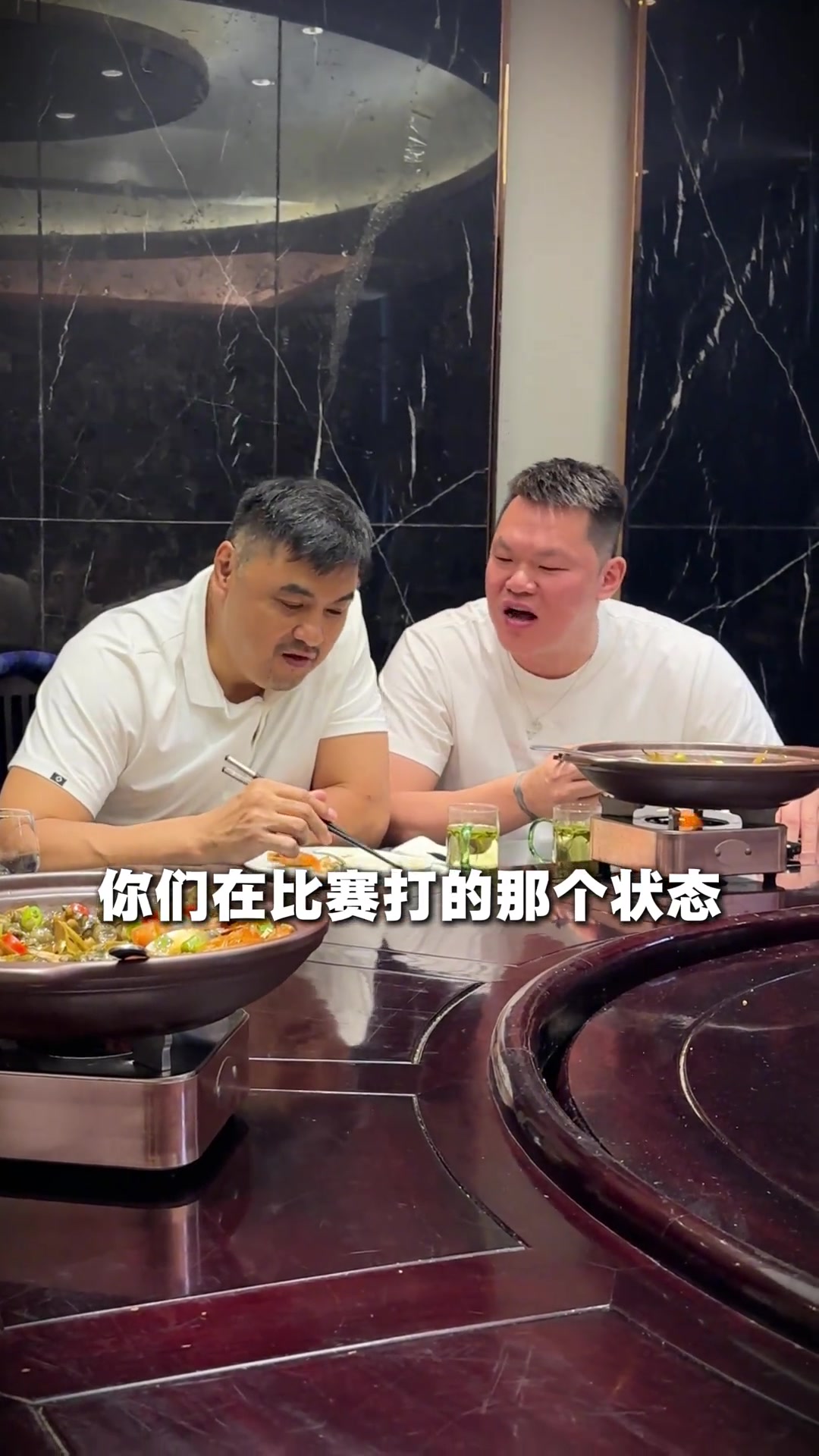 【今日视频】总算碰到了让朱总也娇羞捂脸的男人：战神刘玉栋