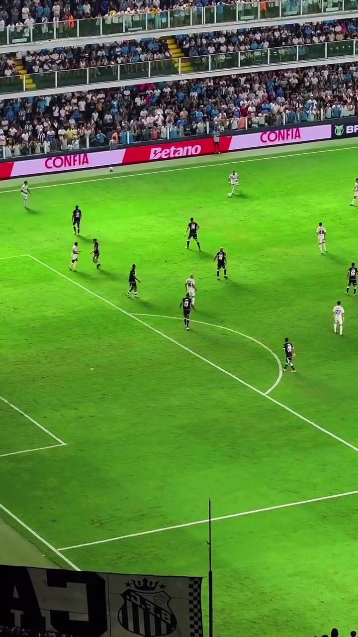 【推荐】球商不会衰退！无人机视角看内马尔的绝妙直塞！