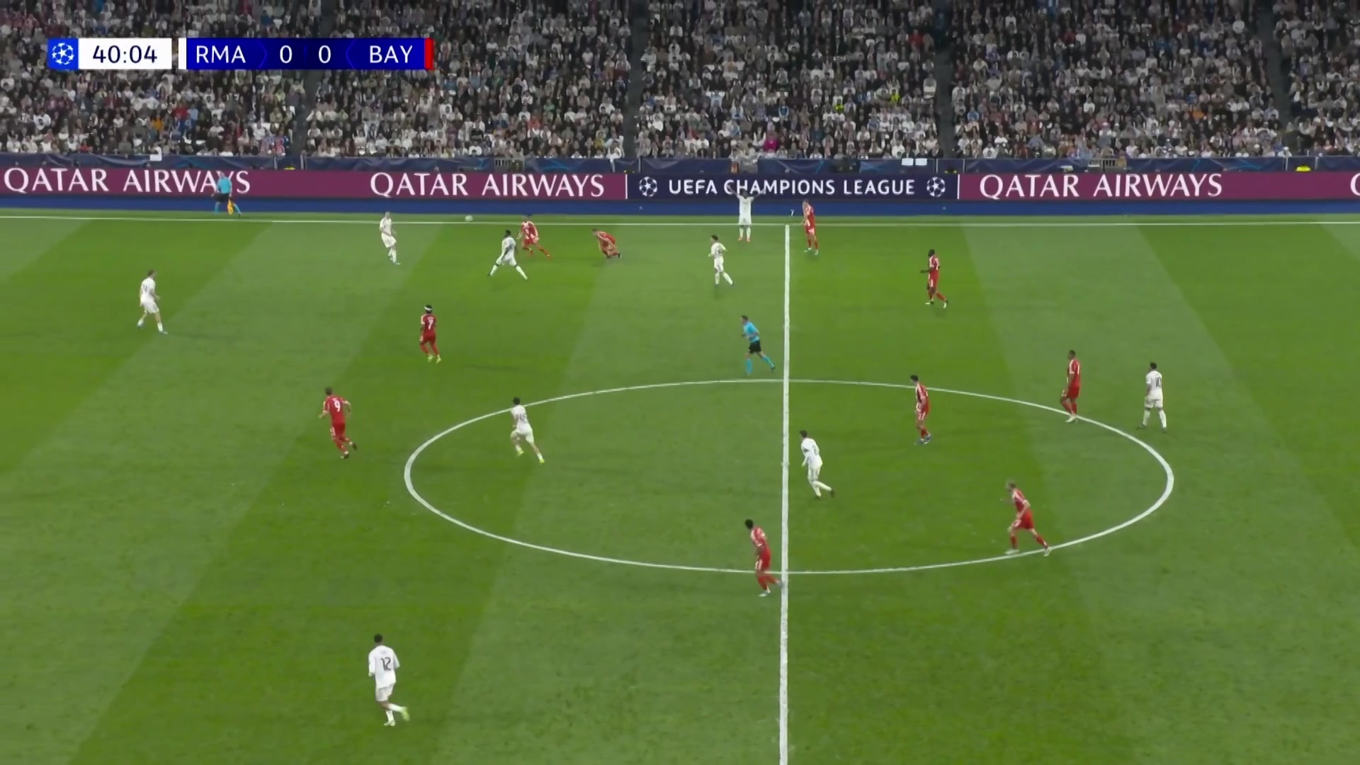 拜仁1-0领先皇马！格纳布里直塞，迪亚斯单刀冷静推射得手