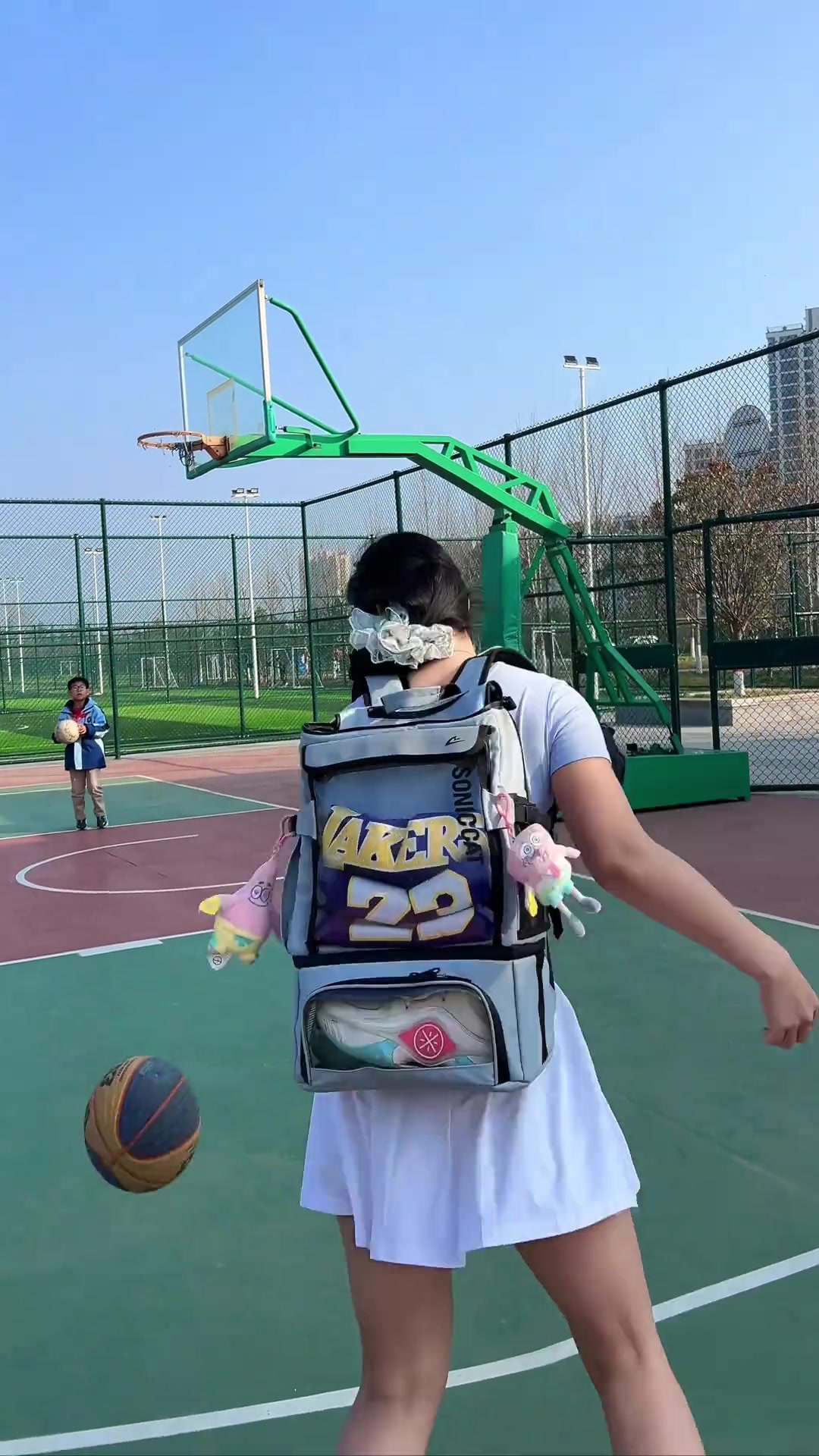 [精选观赛视频]你觉得，小姐姐打的好还是跳得好？