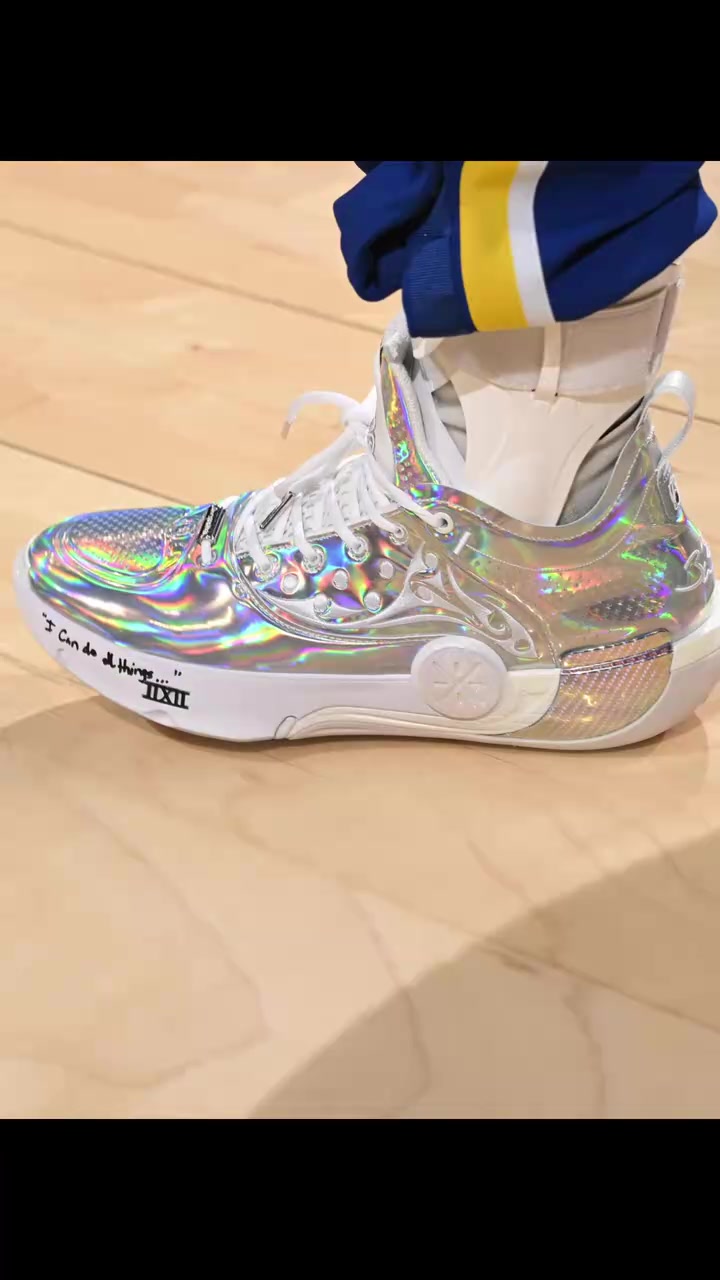 【值得一看】很喜欢李宁啊！韦德晒和库里的图集：欢迎回归！