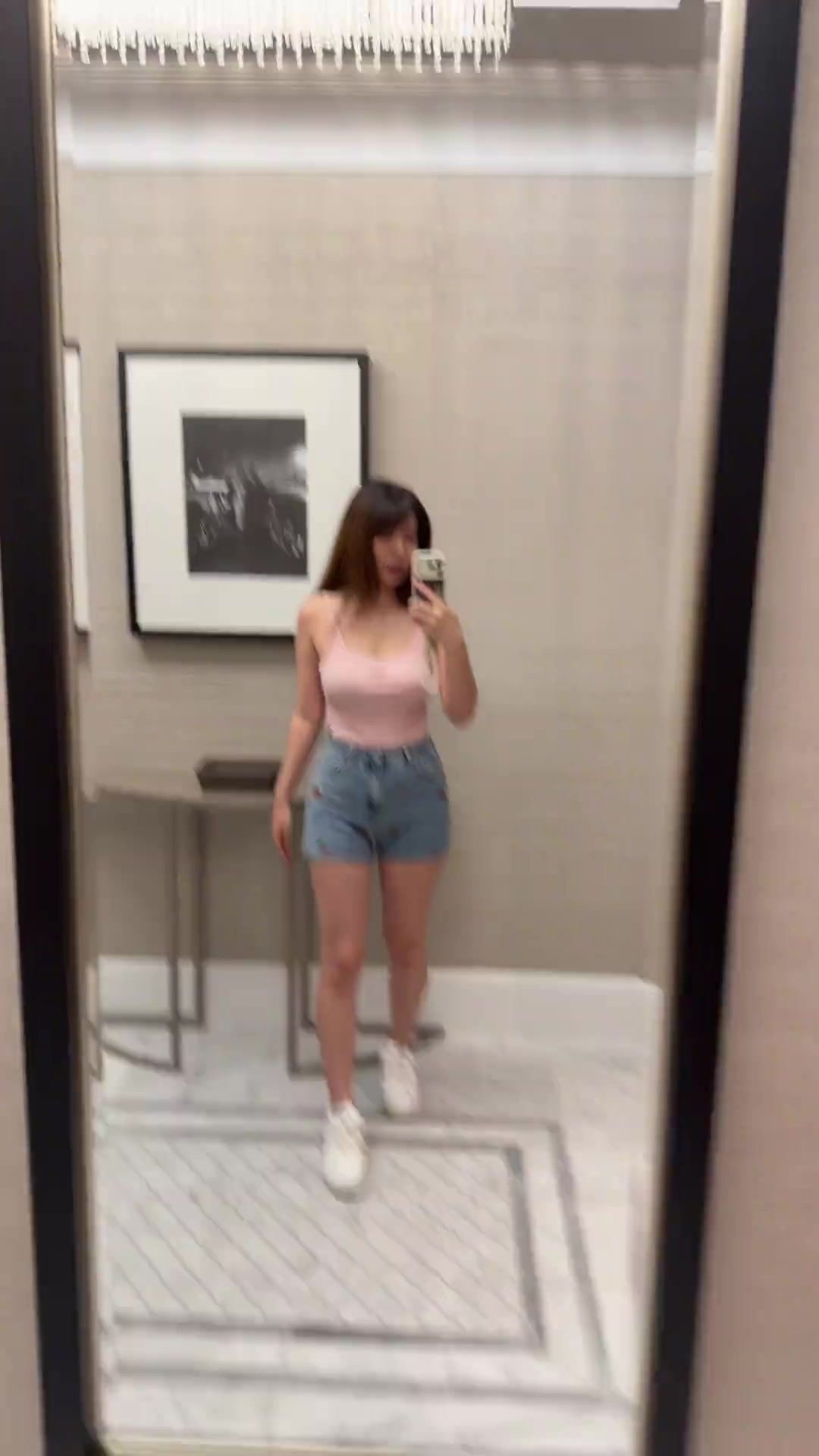 【篮球】没开美颜！烤肉姐自拍秀身材：你们觉得我真的胖吗？