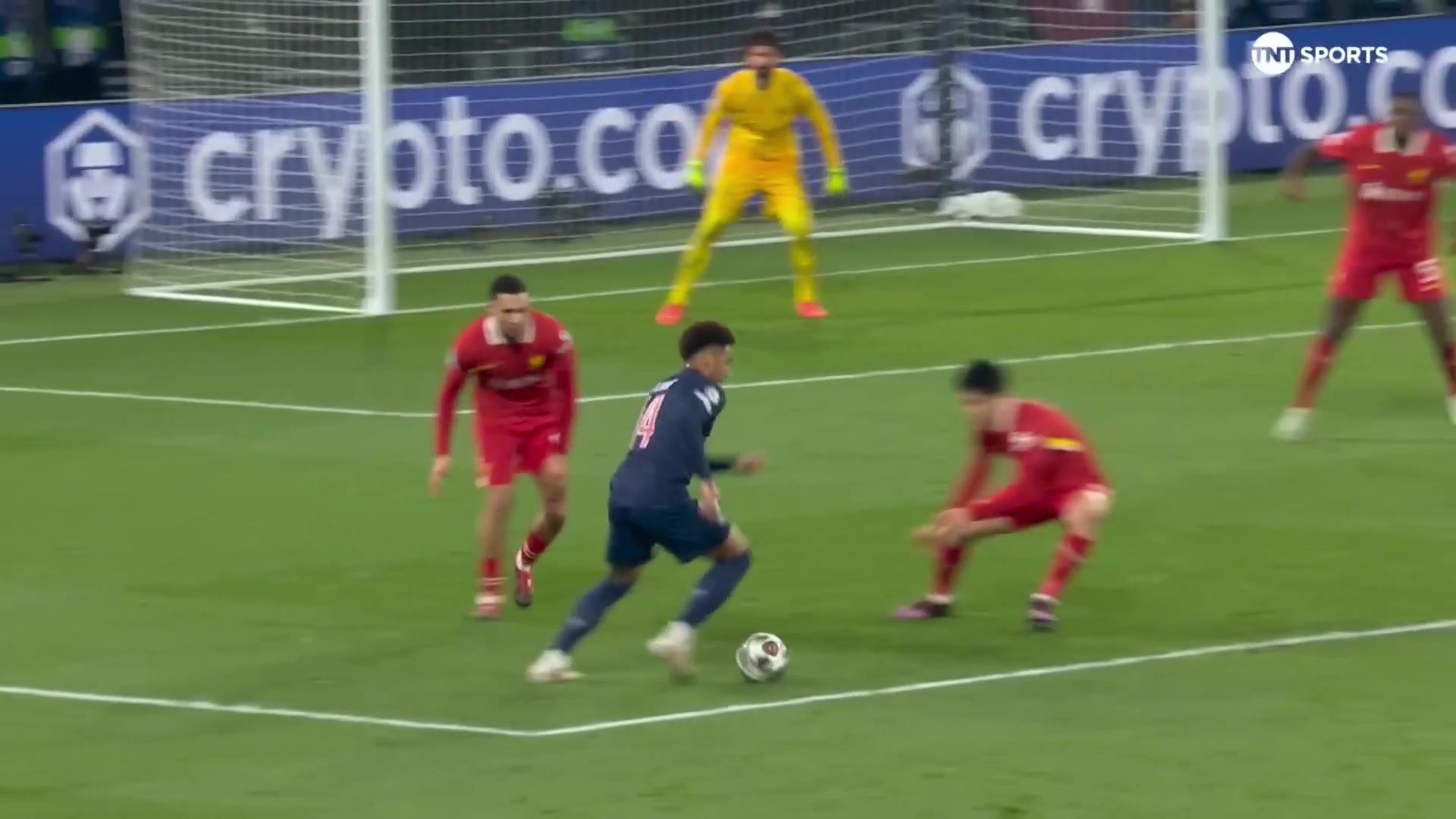 多纳鲁马扑点!上赛季欧冠16强利物浦两回合1-1巴黎,点球1-4出局