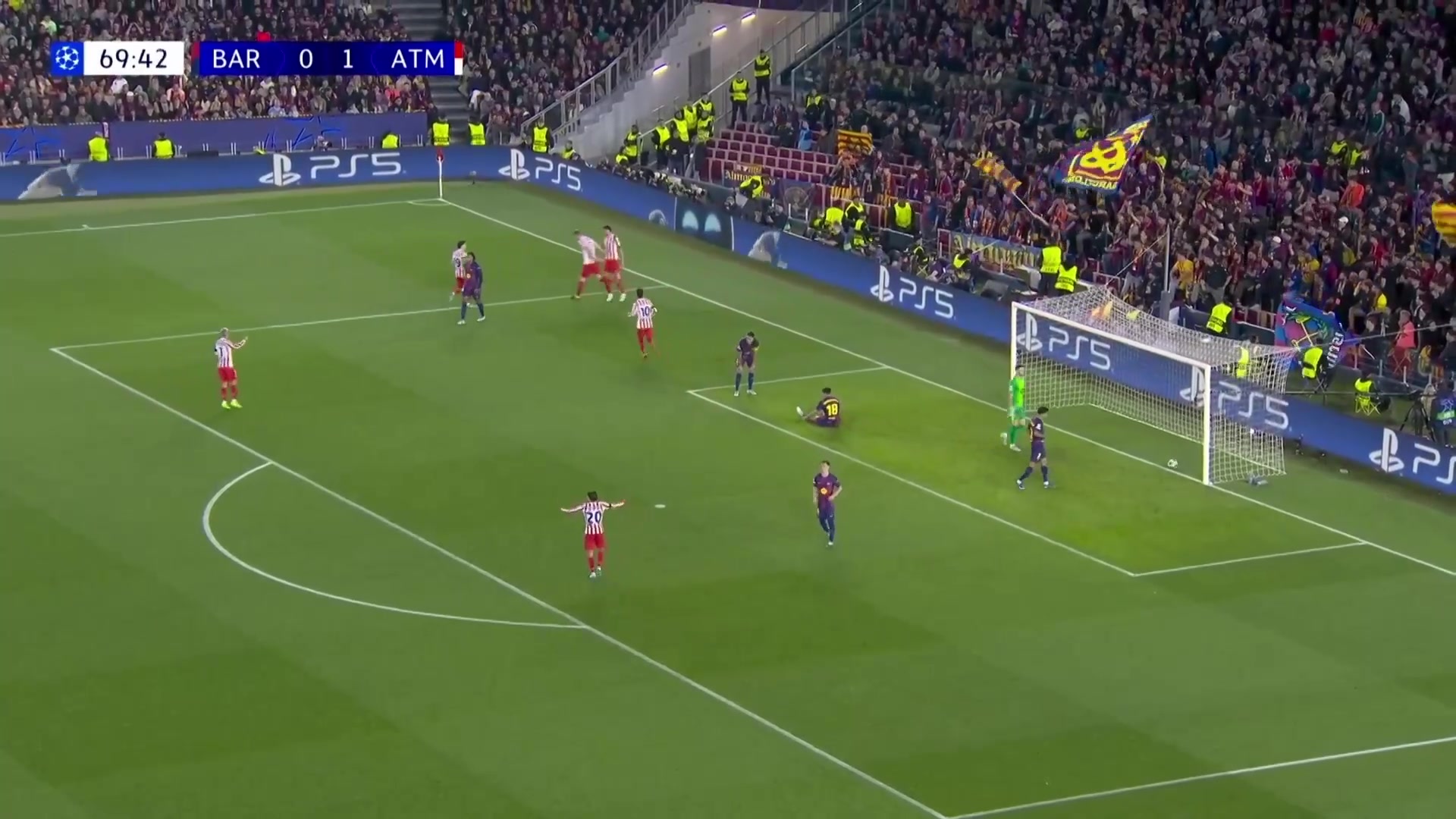 十人巴萨再遭重击！瑟尔洛特替补抢点破门！马竞2-0领先巴萨！