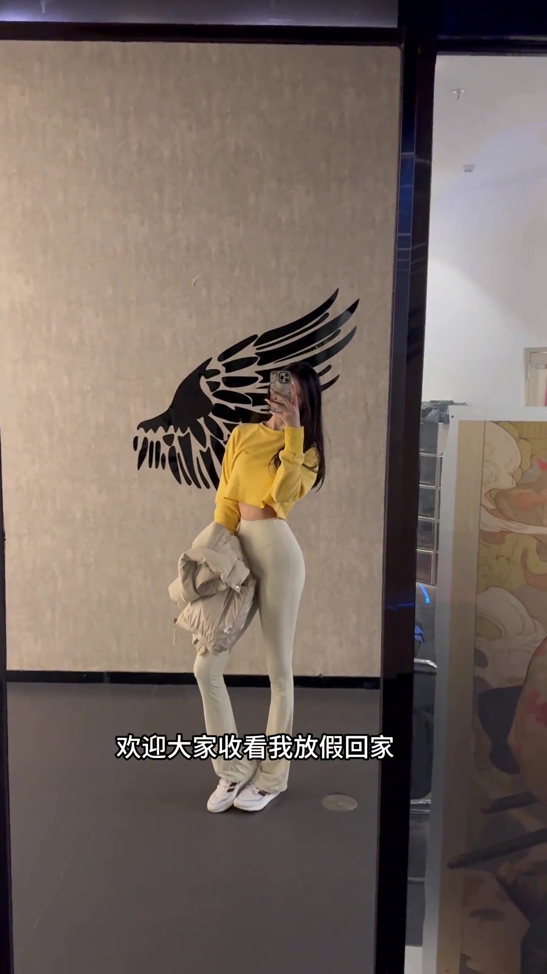 [推荐]女篮运动员卓识晒化妆后上午去健身房+下午去做美甲的一天