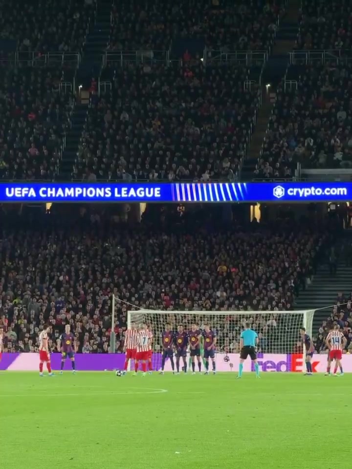 [你怎么看？]现场实拍：平行视角看阿尔瓦雷斯炸裂任意球