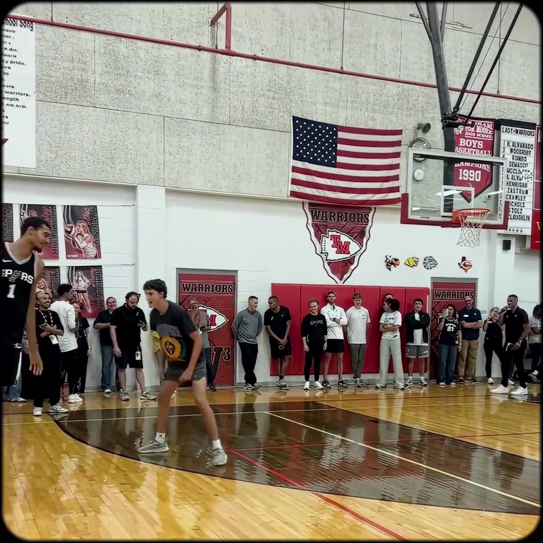 [有道理嘛?]当野球场上出现一个NBA球员！