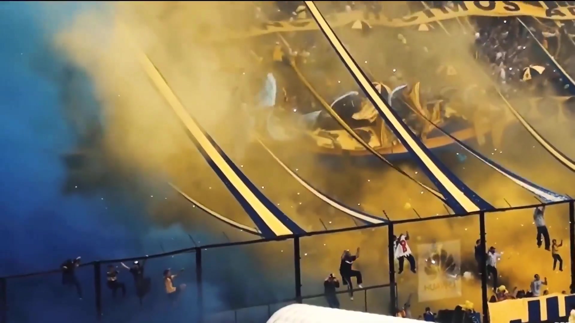 【足球】异乡人！名场面：梅西内马尔被主场巴黎球迷全程狂嘘！