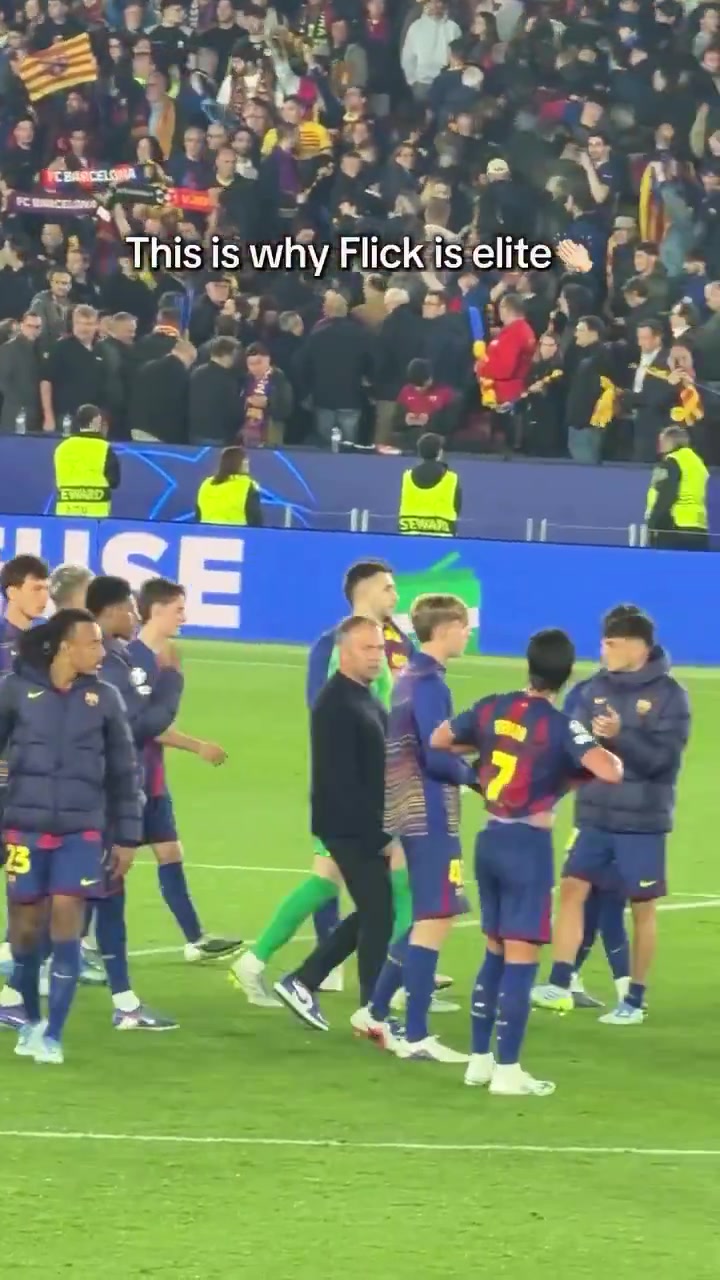 【体育头条】坎塞洛赛后找裁判算账被弗里克怒斥推开