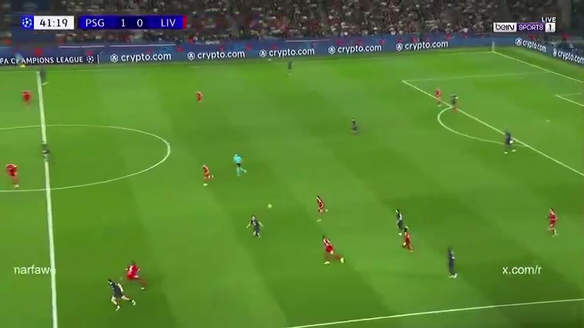 恩里克带的大巴黎几脚就打穿利物浦的防线