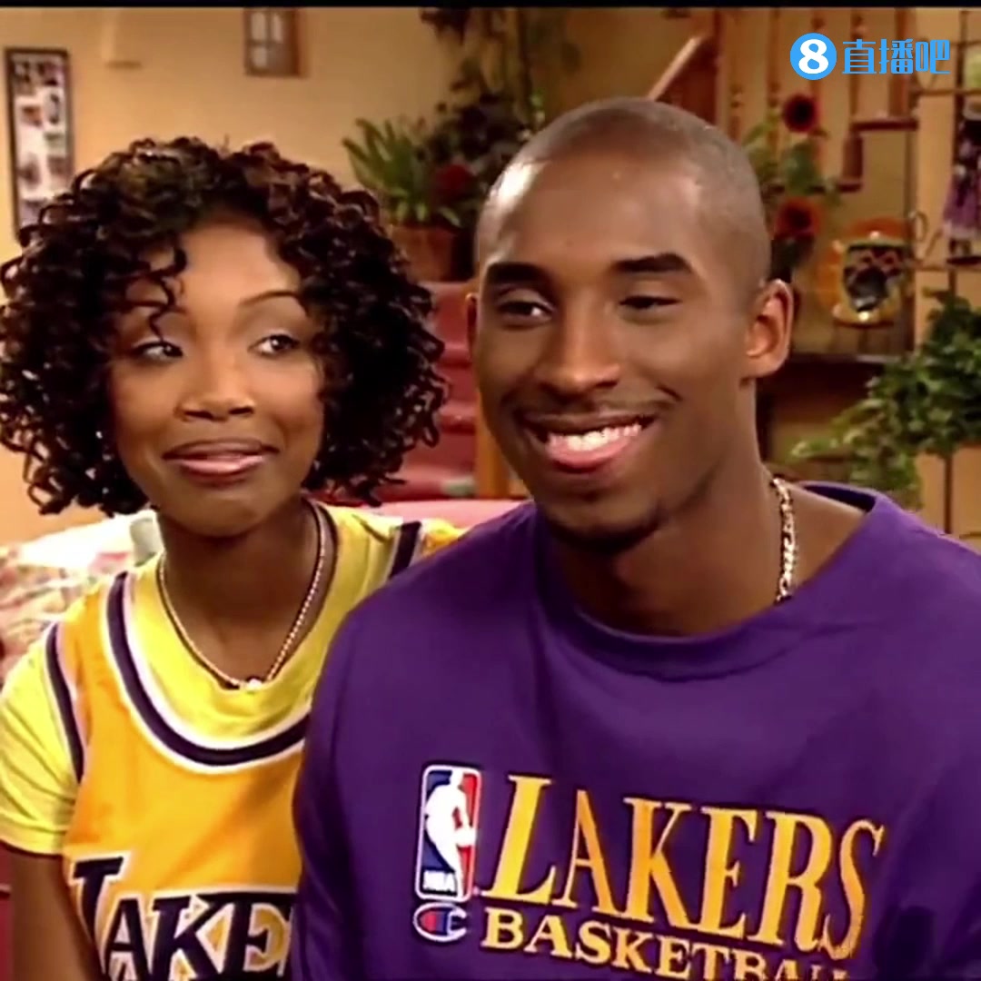 这颜值比瓦妮莎如何？科比高中时带着当时的女友布兰迪上节目