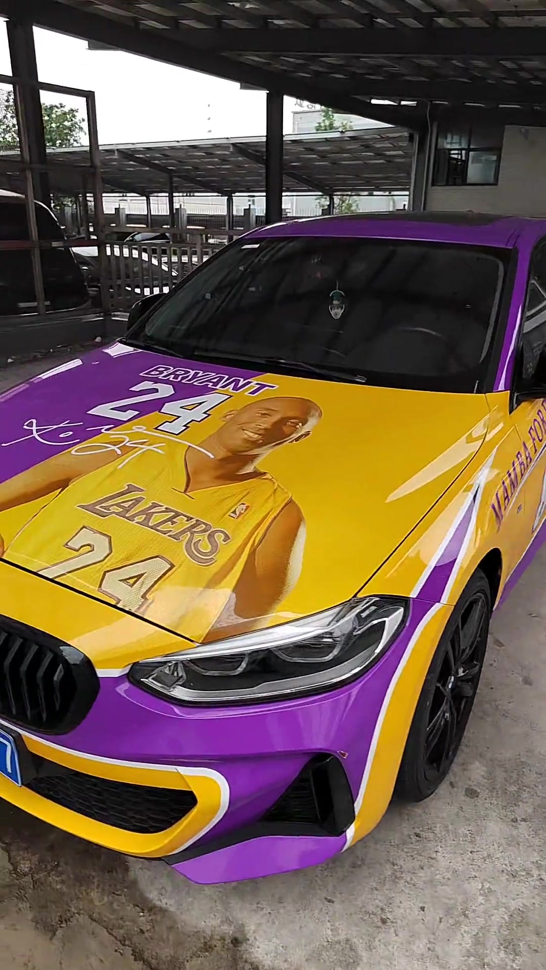 [NBA]太酷了！上班的路上遇到了这样的一辆车 科比忠粉无疑