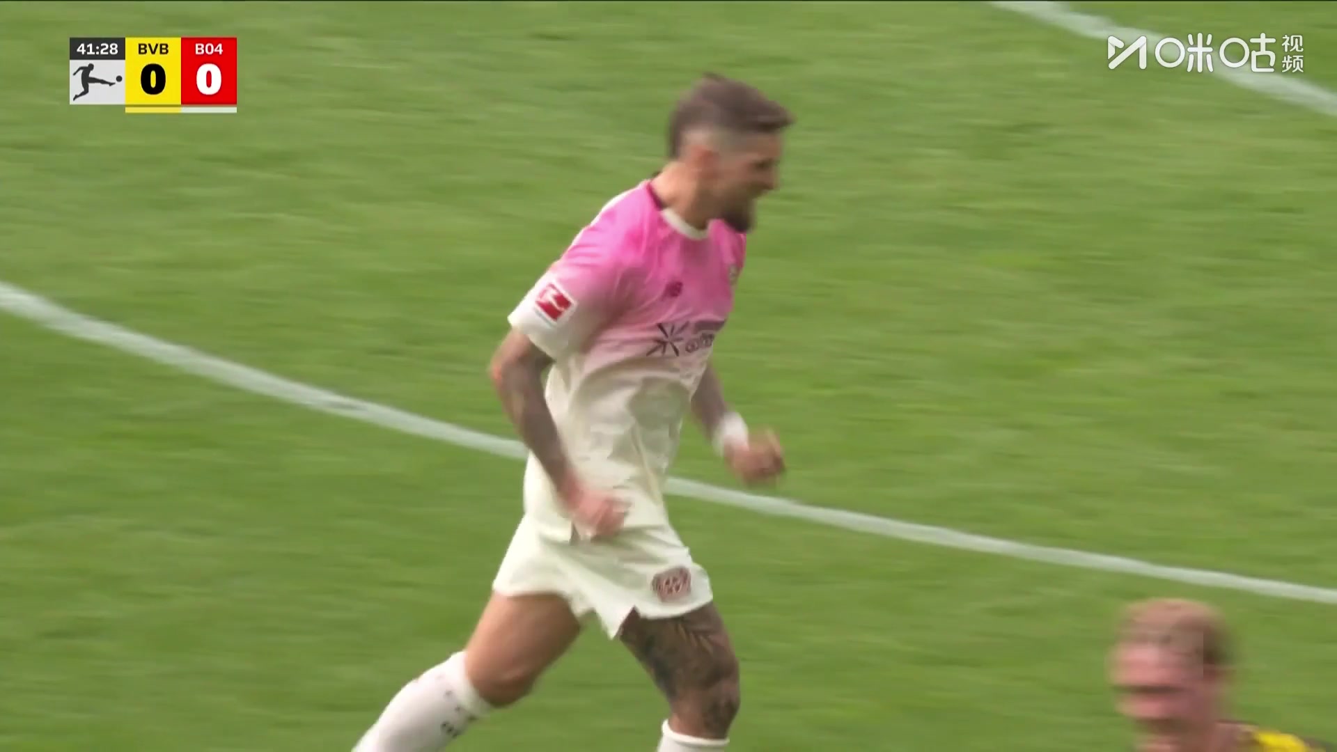 多特主场落后！本塞拜尼传球被断，安德里希远射破门！