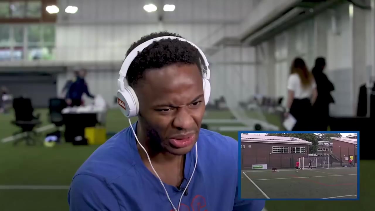 【推荐视频】他是真的爱！名场面：桑乔动不动就提C罗，斯特林看