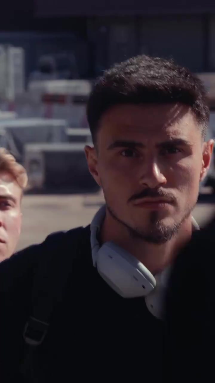 [推荐视频]这短片太帅了！那不勒斯抵达帕尔马！