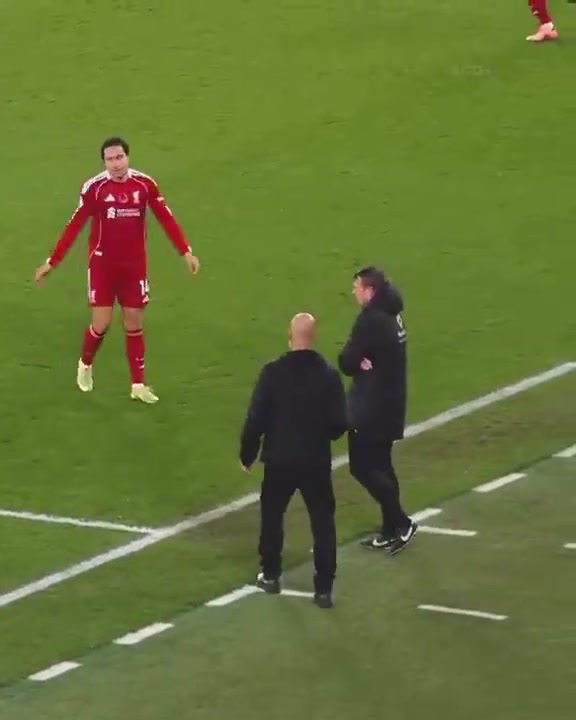 [拜仁慕尼黑]非礼勿视！瓜迪奥拉场边搞怪时刻合集！