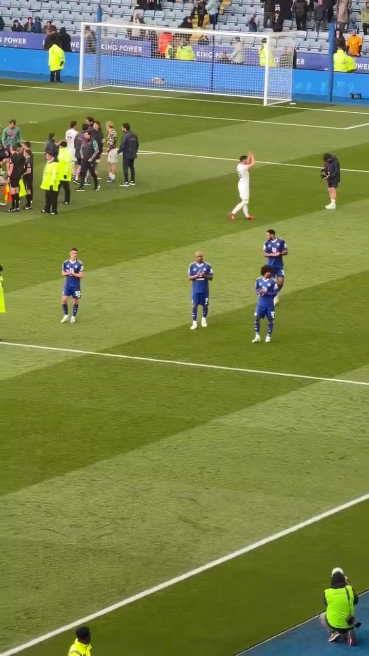 【视频/集锦】近16场仅1胜！莱斯特城恐遭队史首次连降两级，球迷嘘声四起