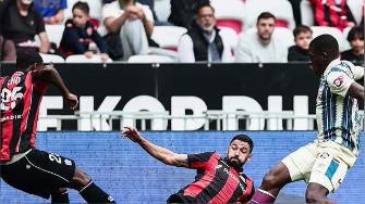 法甲-萨马塔破门阿布迪扳平 尼斯1-1勒阿弗尔