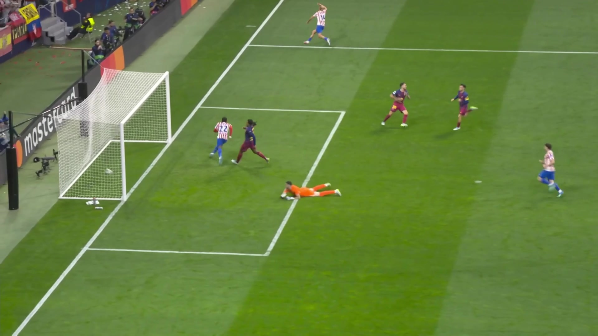 互捅局！格列兹曼妙传策动，略伦特助攻卢克曼破门