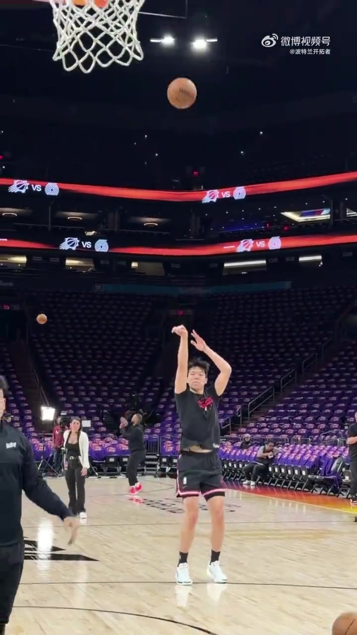 【精选片段】手感相当不错啊！杨瀚森附加赛赛前热身猛练三分~