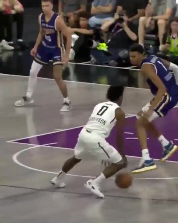 【开拓者】如今首轮对上4年前状元热门文班&亨德森在表演赛针尖