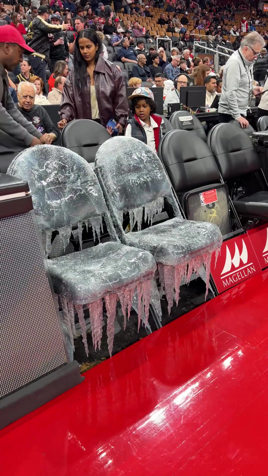 [经典瞬间]低情商：冷板凳 高情商：冰封王座！！