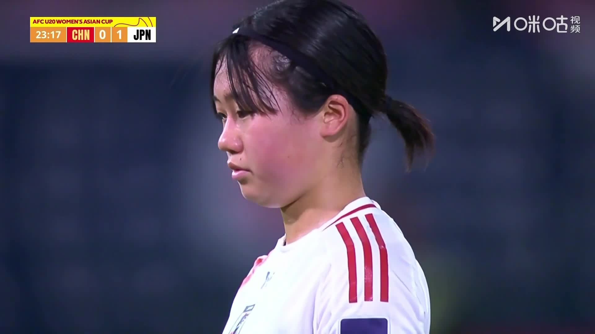 日本U20女足直接任意球破门，中国U20女足0-2落后