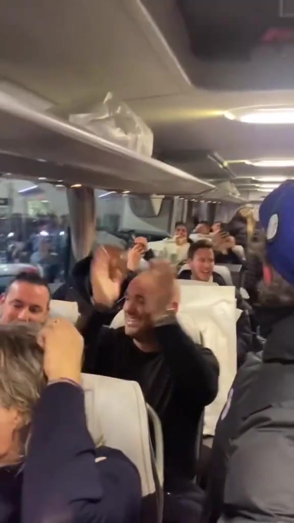 熟悉的面孔❤!内拉祖里们从视频中认出了几位蓝黑老男孩?