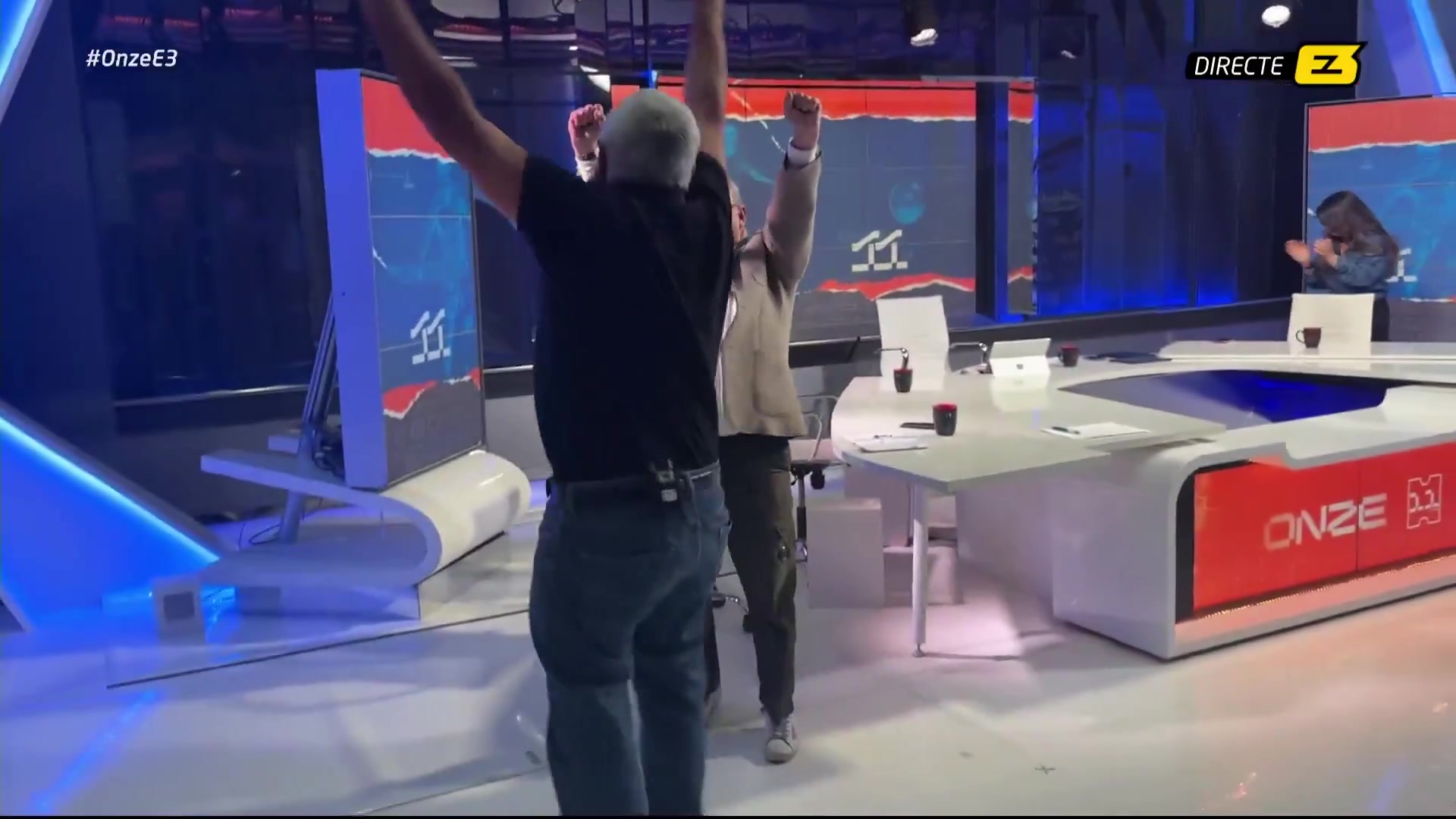 [集锦]嗨了加泰罗尼亚电视台TV3的记者们庆祝皇马欧冠被淘汰