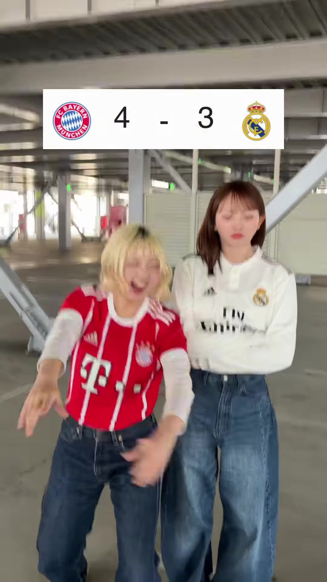 [皇家马德里]日本拜仁女球迷在皇马女球迷面签疯狂庆祝~