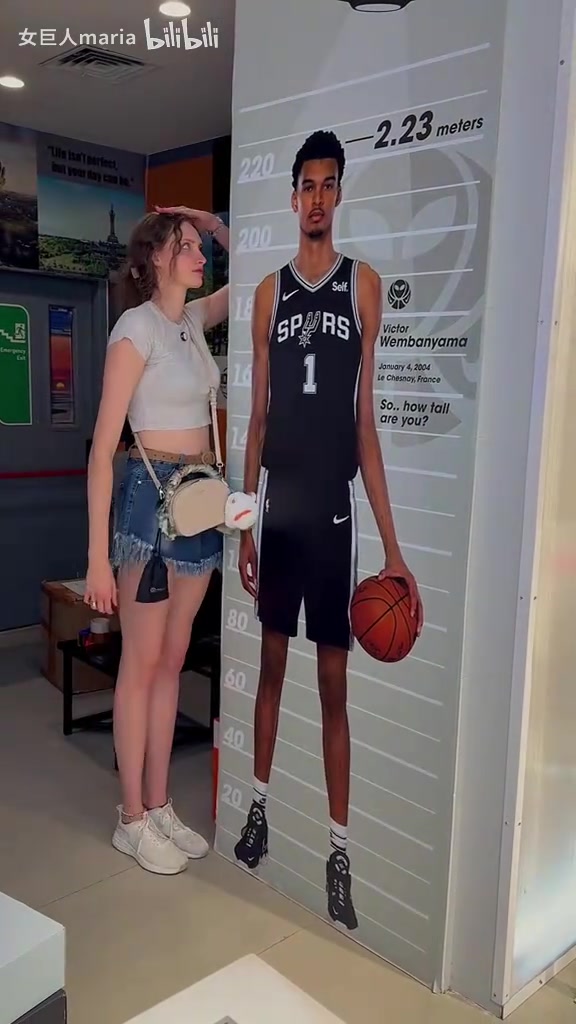 【比赛精编】给文班介绍一下？俄罗斯身⬆️高2米1的沙排美女和